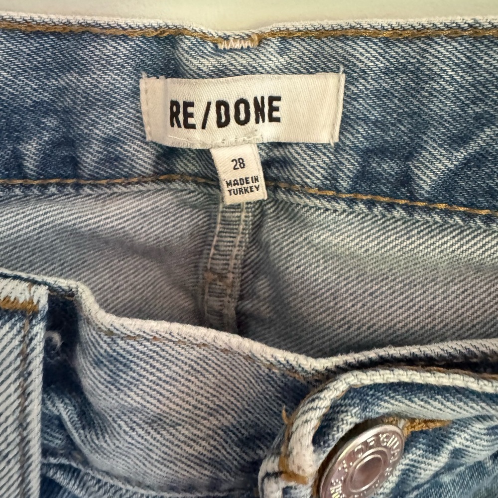 Re/Done Relaxed Light Blue Jeans with button fly NWOT size 28 - Picture 3 of 7